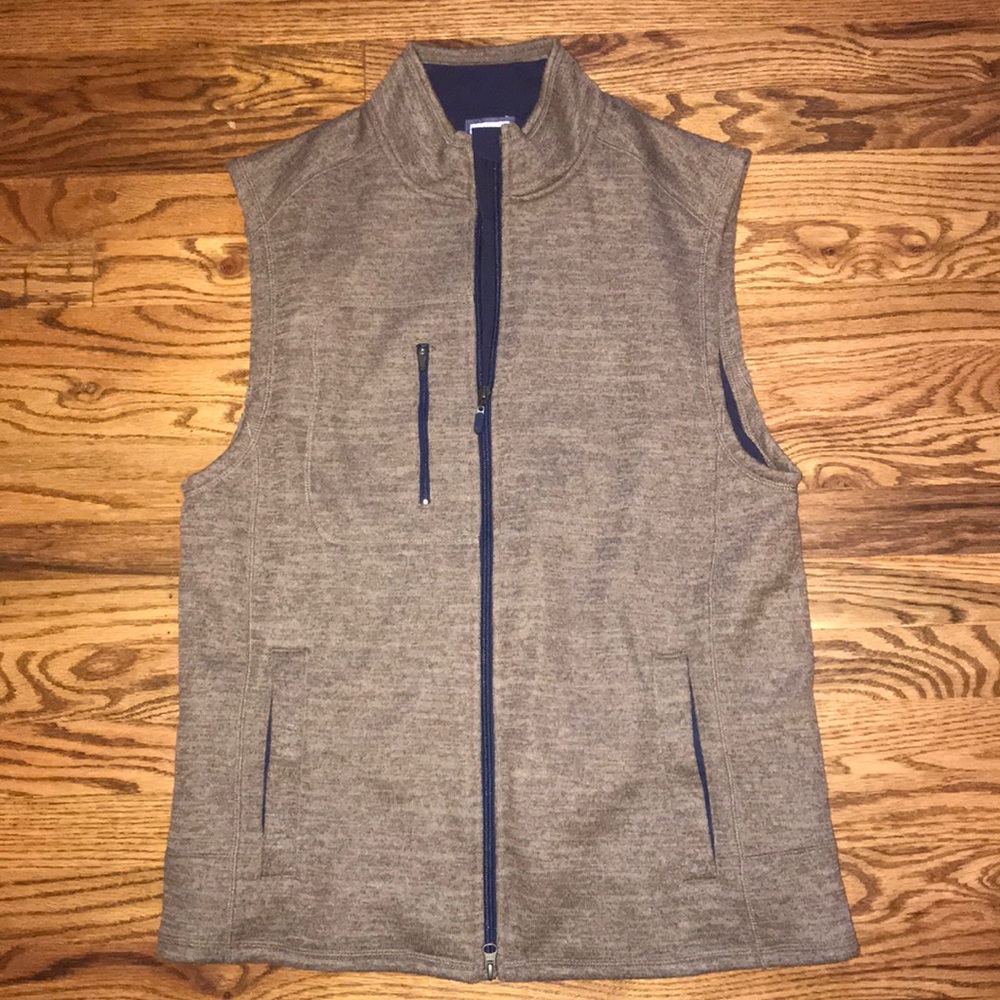 Johnnie O size large vest